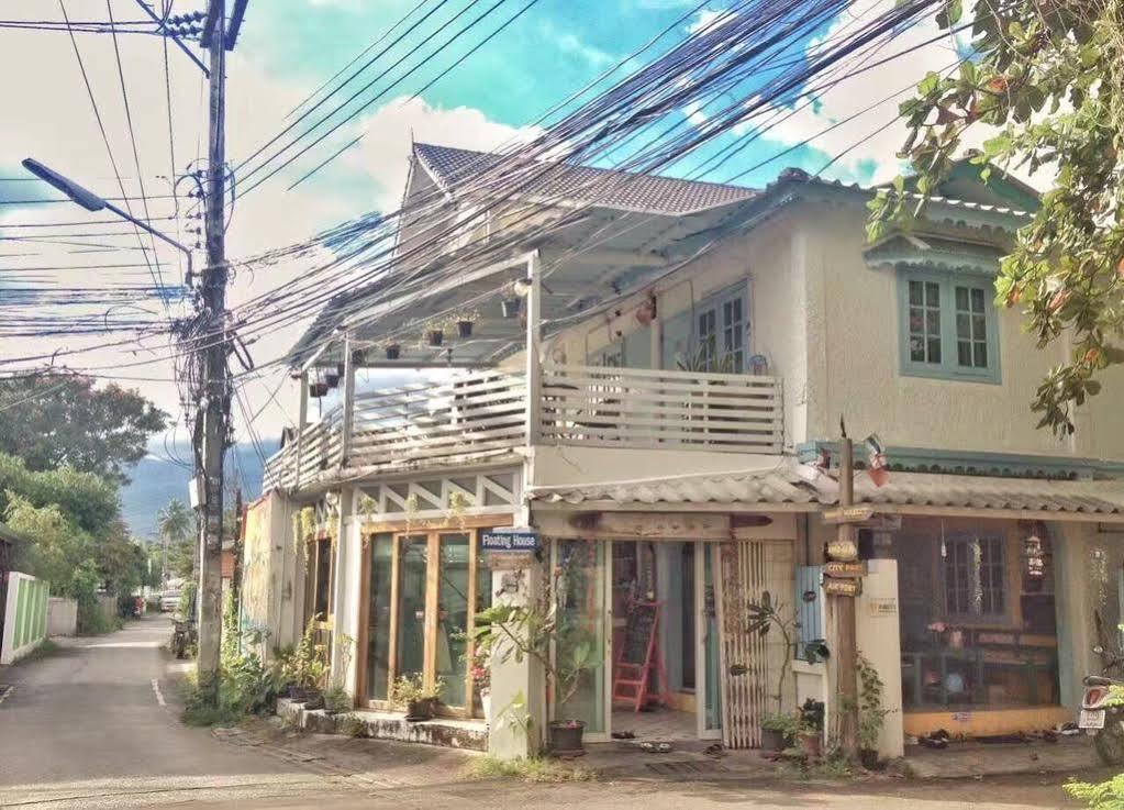 Floating House Hostel เชียงใหม่ ภายนอก รูปภาพ